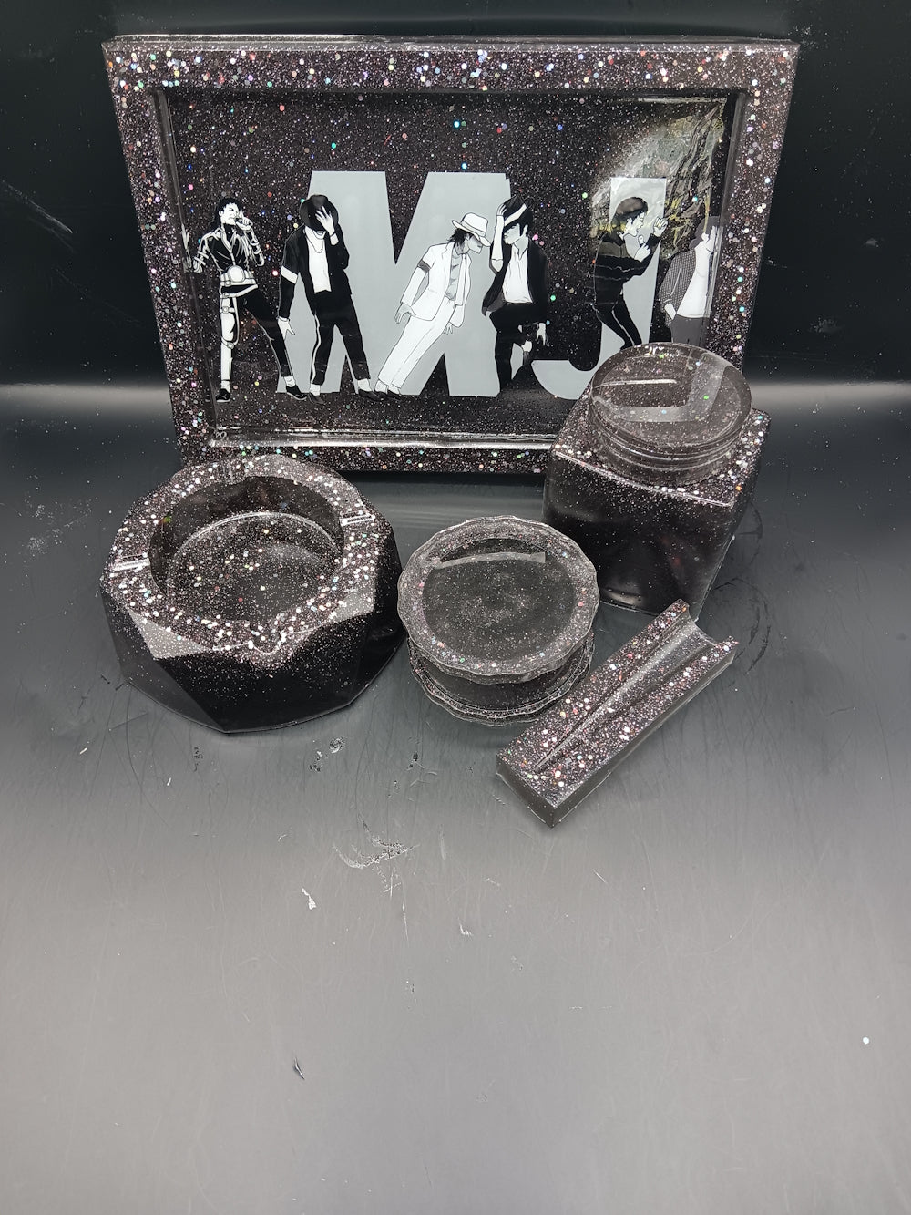 5 Piece Graphic Rolling Tray Set