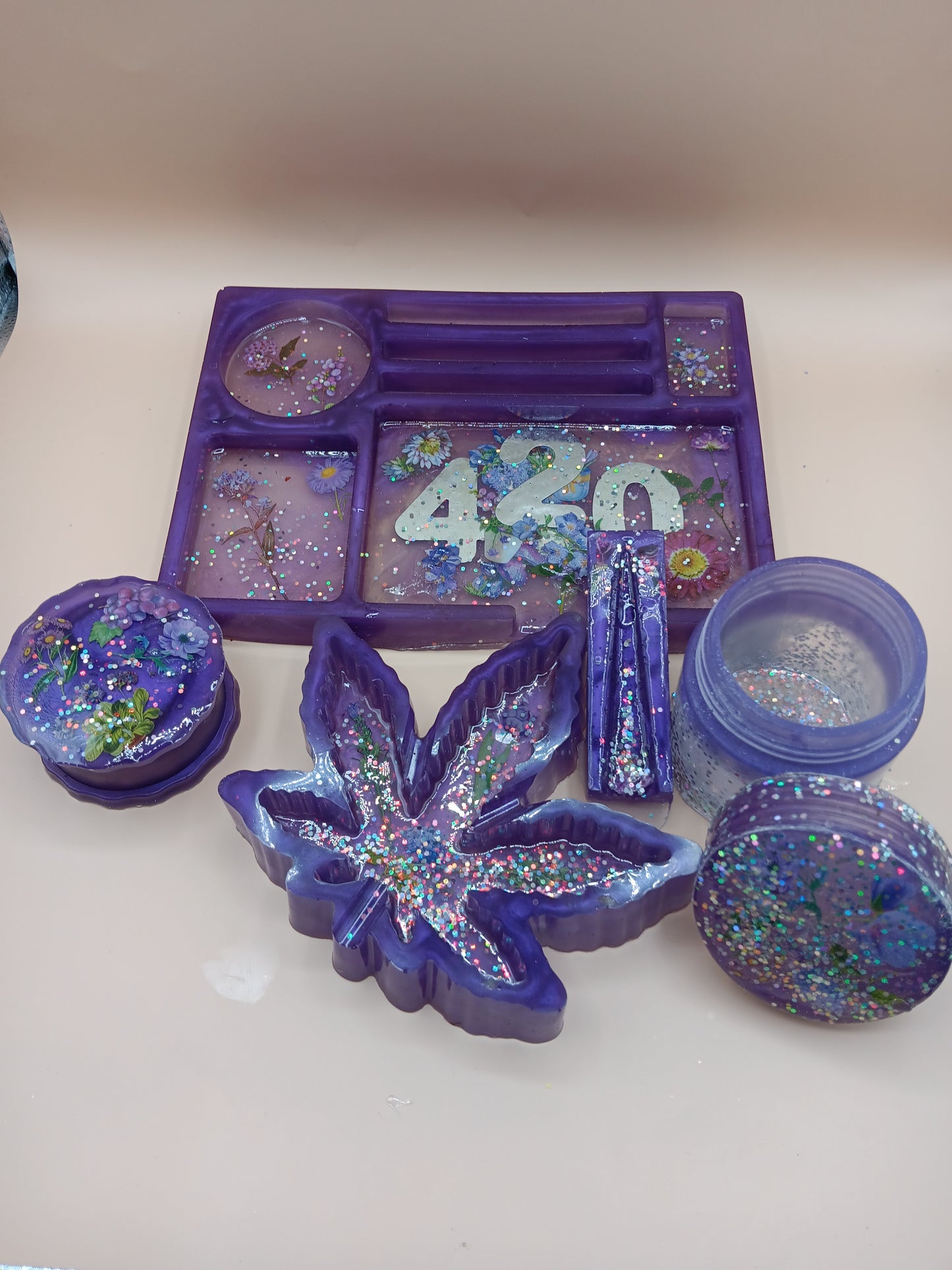 5 Piece Graphic Rolling Tray Set