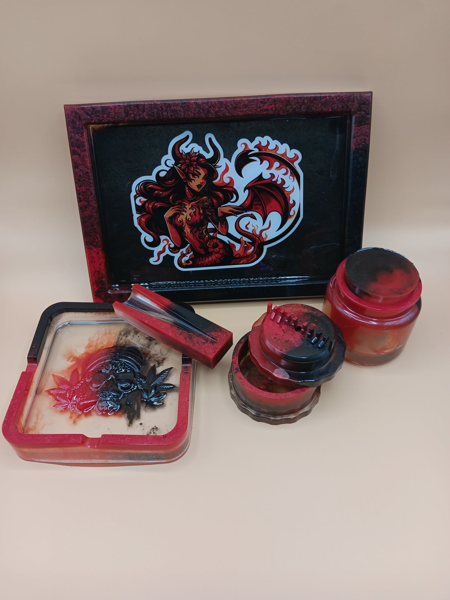 5 Piece Graphic Rolling Tray Set