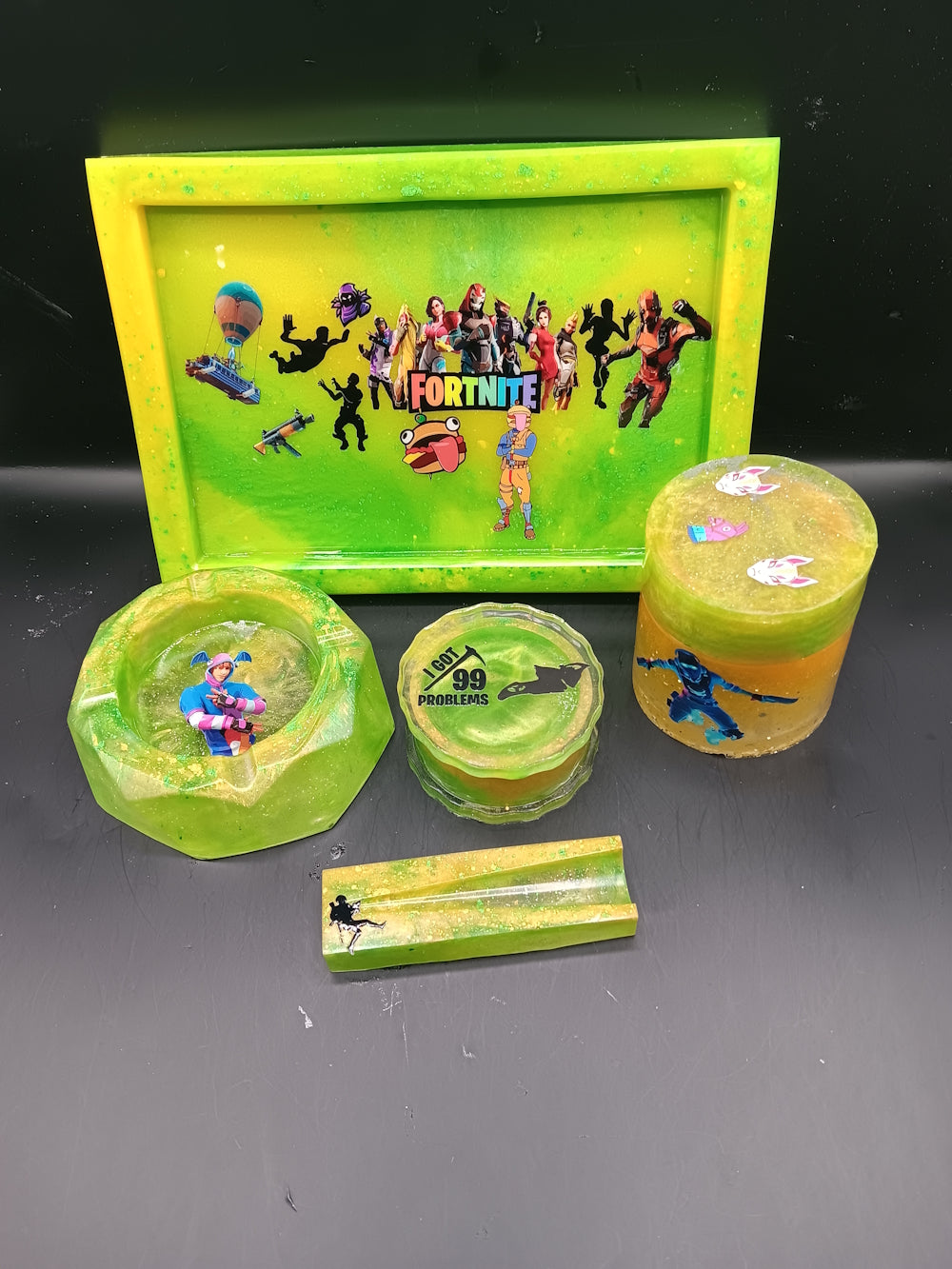 5 Piece Graphic Rolling Tray Set