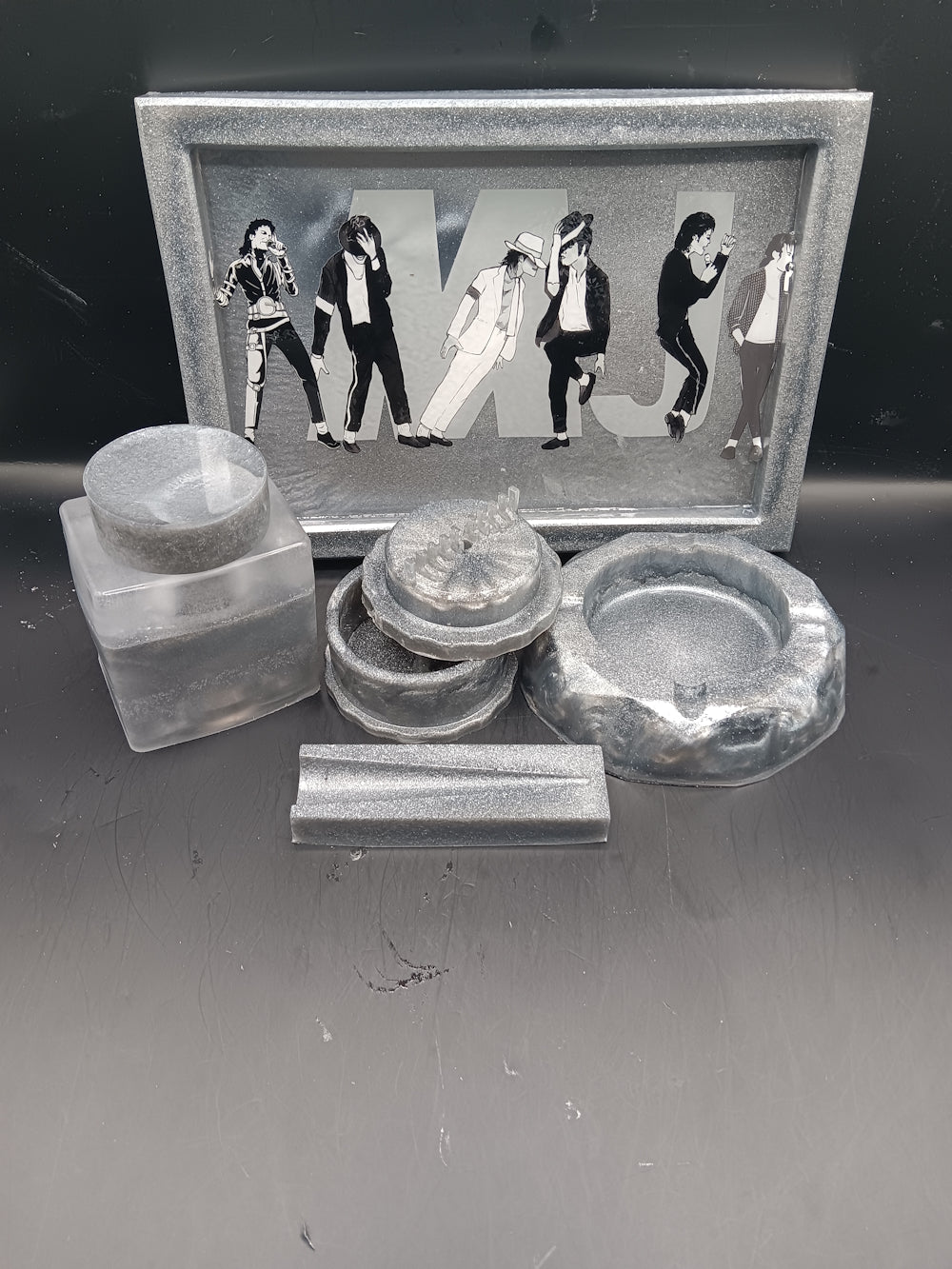 5 Piece Graphic Rolling Tray Set